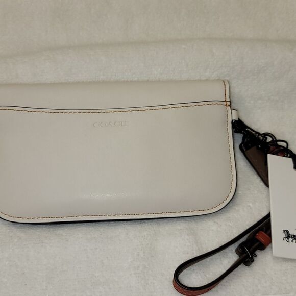 NWT ~COACH 1941 Glovetanned Chalk Colorblock Wristlet Wallet - Picture 3 of 7